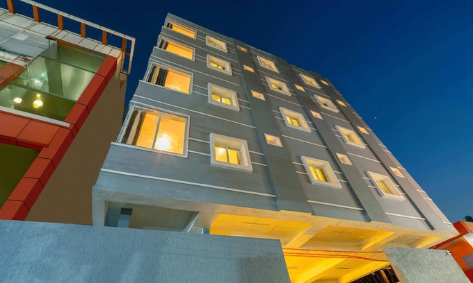 Hyderabad Hotel | Treebo The Living Tree Khairatabad