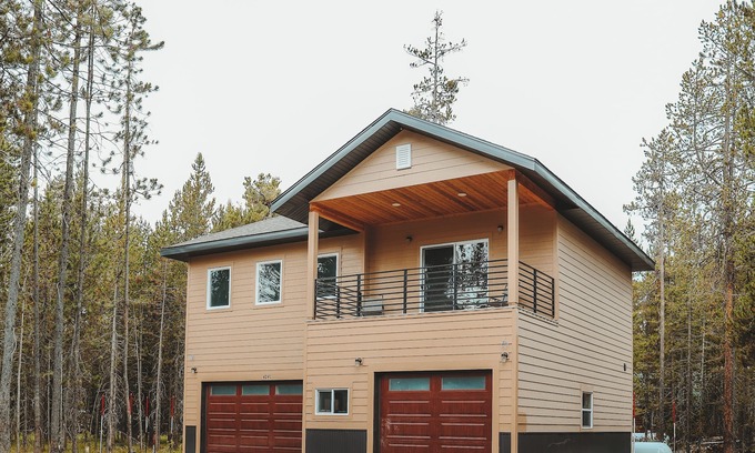Island Park Apartment | Treetop Views 2 bedroom 2 bath