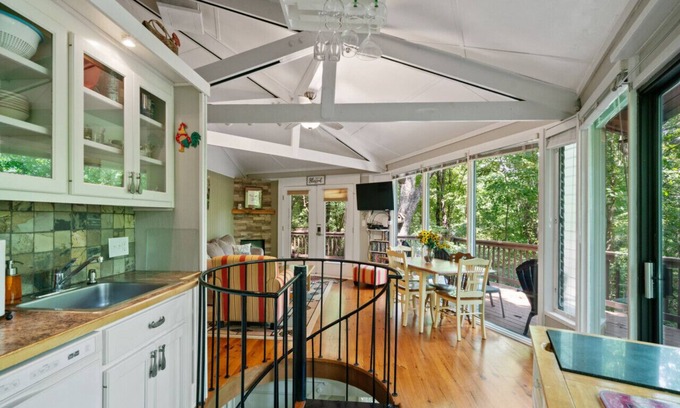 Big Canoe Cabin | Treetopper Knoll Chalet in Big Canoe