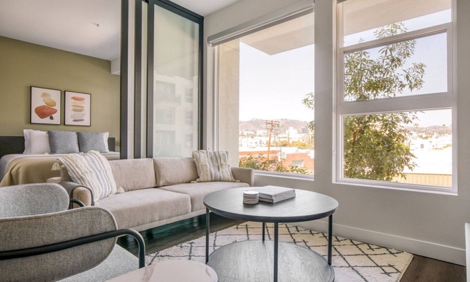 Hollywood Apartment | Trendy Hollywood 1BR w/Pool & Gym, nr Santa Monica Blvd, by Blueground