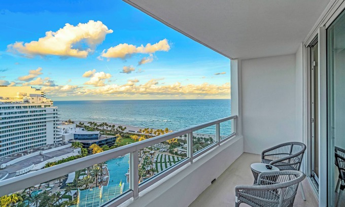 Miami Beach Hotel | Tresor Fontainebleau Ocean North View One Bedroom