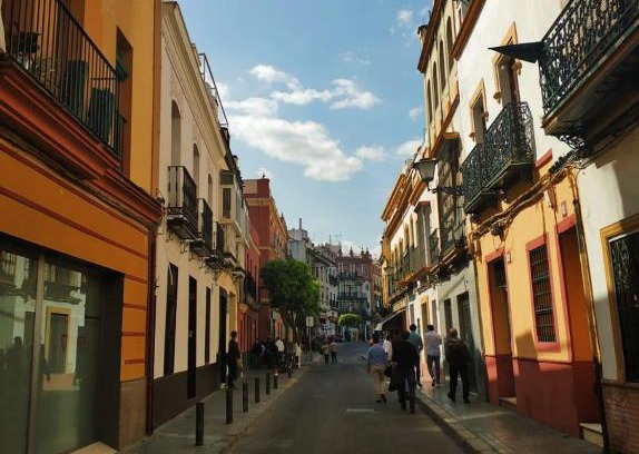 Triana Apartment | TRIANA PUREZA 12-14