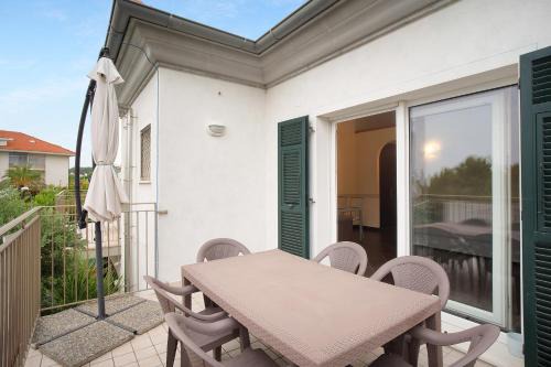 Diano Castello Apartment | Trilocale Con Piscina Vista Mare