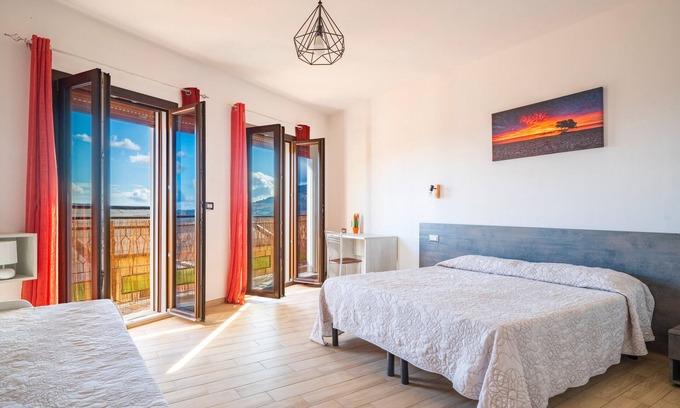 Jerzu Apartment | Triple room with private bathroom