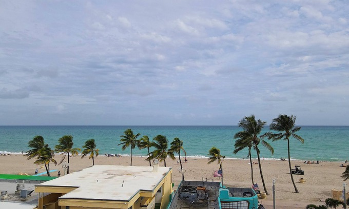Hollywood Apartment | Tropic Isle Hotel and Apartment