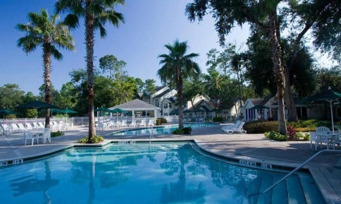 Historic Downtown Kissimmee Apartment | Tropical Enchanted Oaks Villa