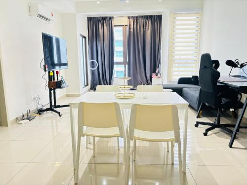 Malacca City Apartment | TRT The Royal Tune Karaoke Suite Sing & Stay Bali Residences Melaka