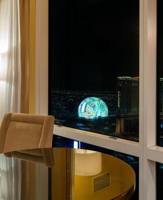 Las Vegas Apartment | TRUMP 56th Floor - Sphere and Strip View - No Resort Fees