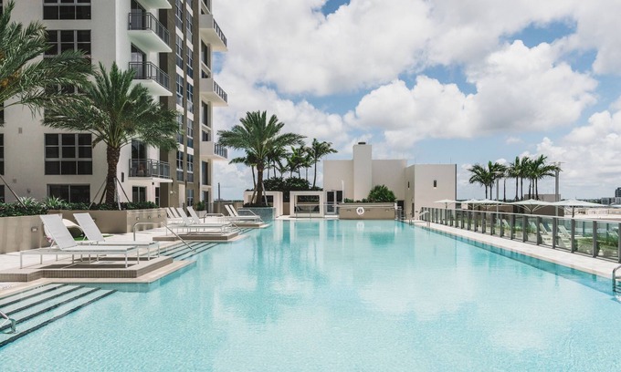 Glenvar Heights Apartment | Tucker at Palmer Dadeland Miami