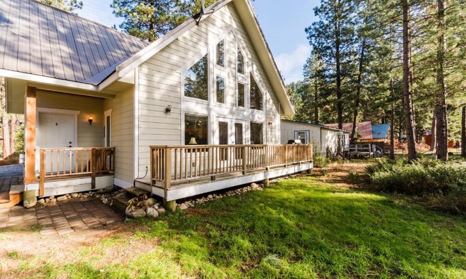 Leavenworth House | Twenty Pines