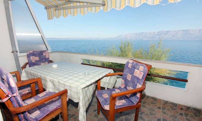 Bogomolje Apartment | Two bedroom apartment near beach Cove Solotiša, Hvar (A-5610-d)