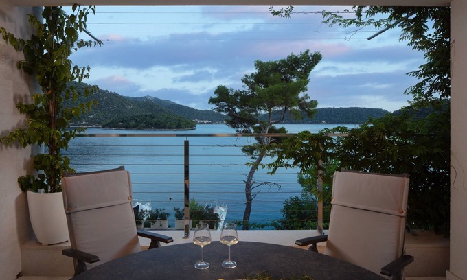 Pasadur Apartment | Two bedroom apartment near beach Pasadur, Lastovo (A-24472-b)