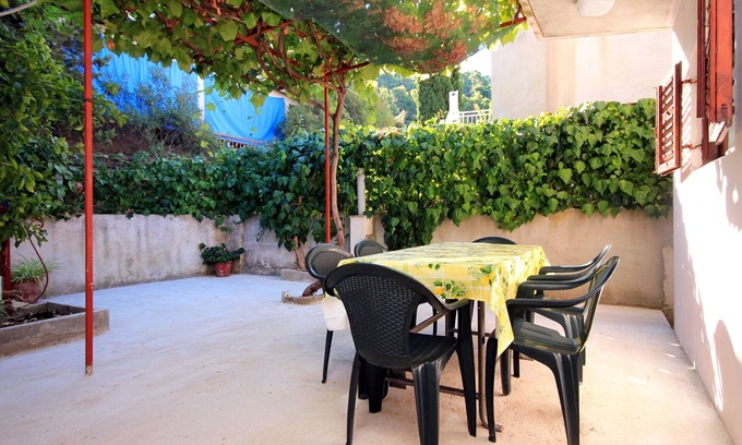 Brna Apartment | Two bedroom apartment near beach Brna, Korčula (A-560-a)