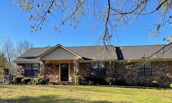 Paris House | Two bedroom cottage on 8 acres with amazing views.