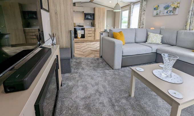 Cheshire West and Chester Apartment | Two-Bedroom Country Lodge - Kelsall, Cheshire