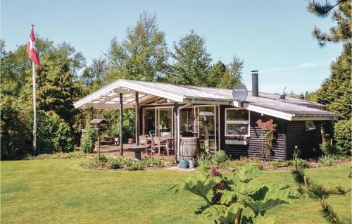 Skaven Strand House | Two-Bedroom Holiday Home In Tarm