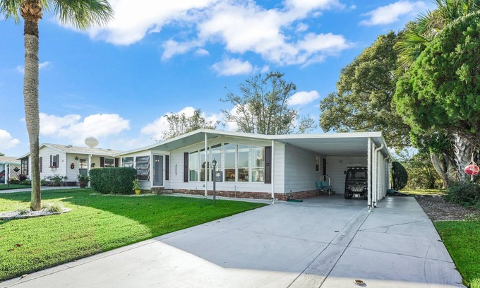 The Villages Cottage | TWO BEDROOM TWO BATHROOM LOCATED IN THE HISTORIC DISTRICT OF THE VILLAGES