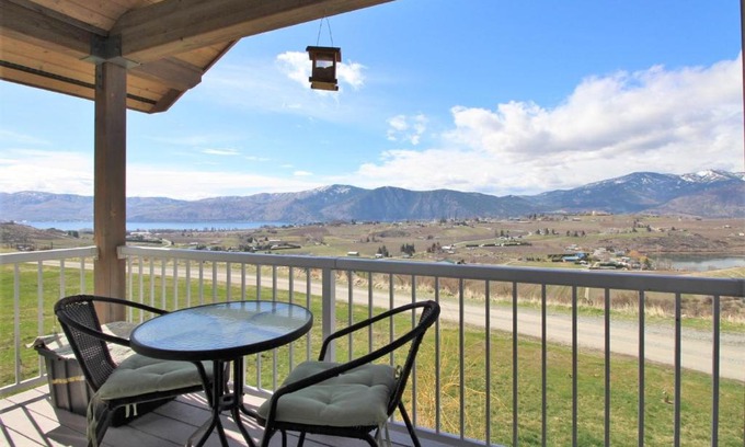 Manson House | Two Lakes Loft