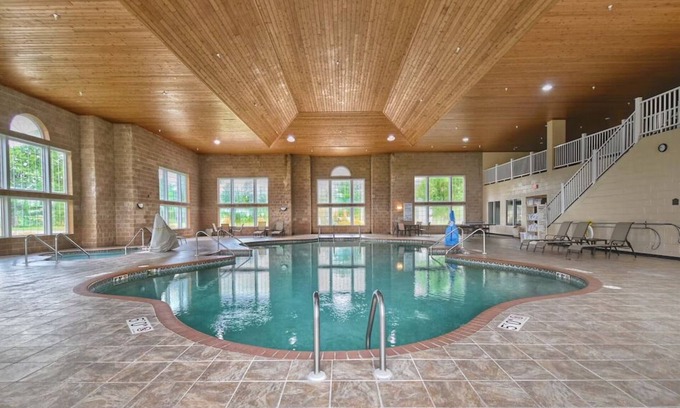 Pembine Hotel | Two Relaxing Suites w/Pool & Scenic Views! Pet Friendly Nature Stay!