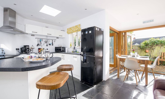Trefin Cottage | Ty Draw, Holiday Cottage Trefin, Sleeps 3, 2 bedrooms, bathrooms