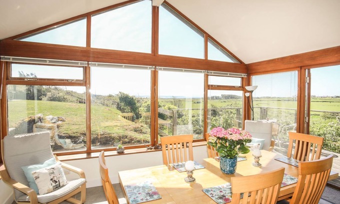 Rhoscolyn Cottage | Ty Mynydd
