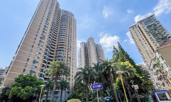 Xujiahui Bed & Breakfast | Tyms Luxury 2BR 1BA Apt Xujiahui Shops