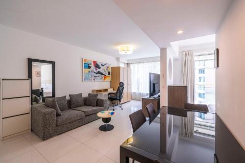 Xujiahui Apartment | Tyms Xujiahui Elegant 1BR APT