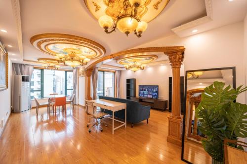 Xujiahui Apartment | Tyms Xujiahui Premium 2BR APT Metro