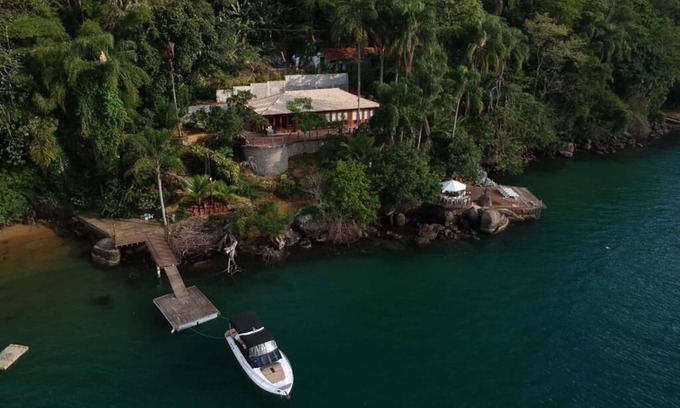 Paraty House | Typical colonial house in the bay of Paraty, with beautiful view, facing the sea