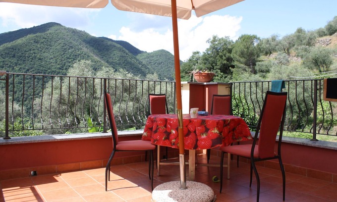 Ranzo Cottage | Typical village house Borgata Conio (IM)