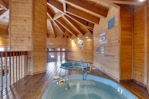 Four O'Clock Apartment | Tyra Stream 234 by Ski Country Resorts