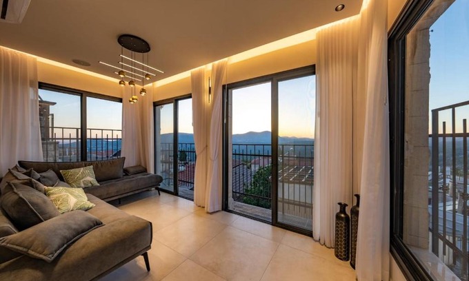 Safed Old City Villa | tzfat regal