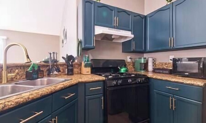Fontana House | Ultimate Comfort: 3 BR Oasis with PS5 & BBQ