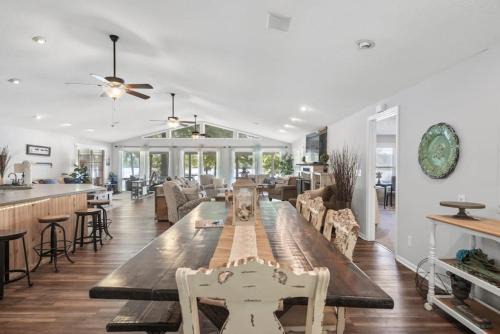 Milledgeville House | Ultimate Family Fun Lakehouse with pool and dock