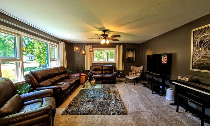 Boyne City House | Ultra Comfy, Clean & Spacious, Private Home in Boyne | Dogs Ok! | Walk to Town
