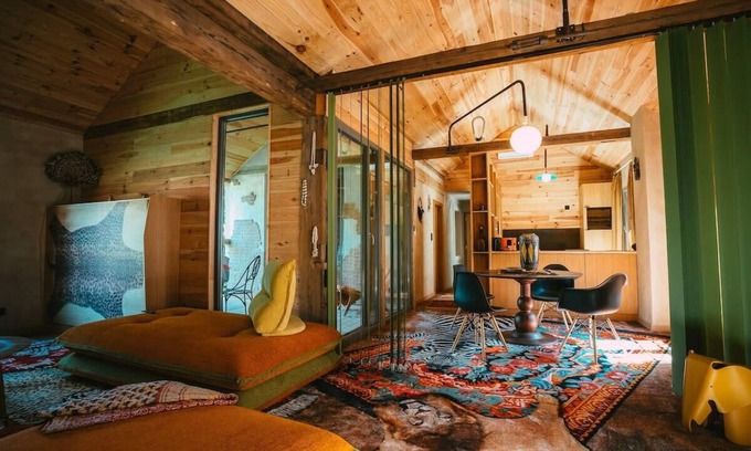 Guebwiller Apartment | Un Air de Savane - Unique accommodation with balcony