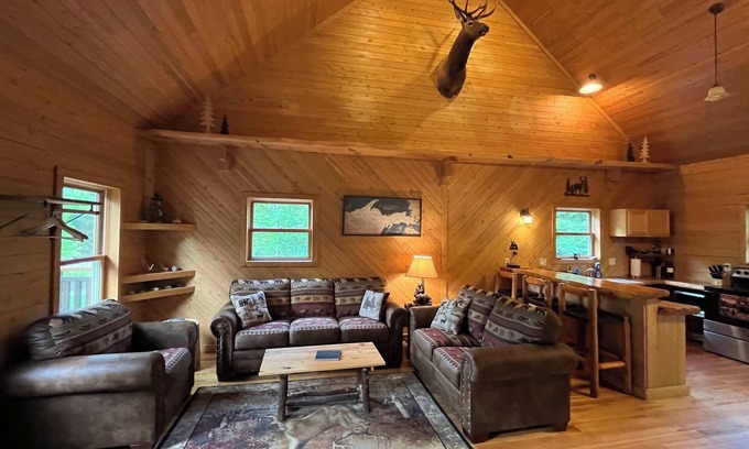 Grand Marais Cabin | Unforgettable Fall Colors | Grand Marais Hideout