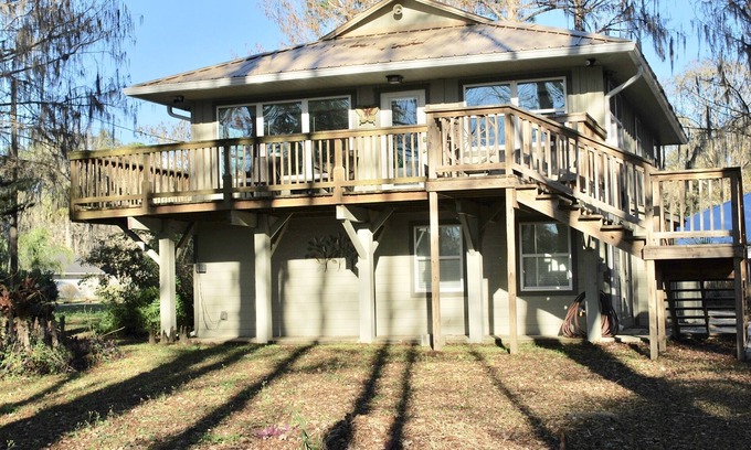 Lake Panasoffkee House | Unique Waterfront Stilt House on the Withlacoochee River, Fish, Kayak, Relax