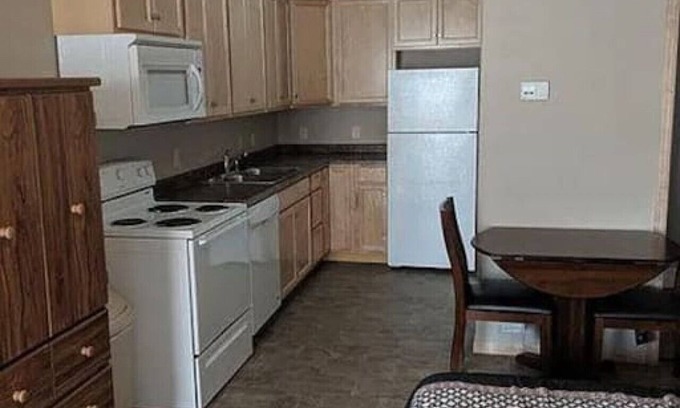 Harvey Apartment | Unit 1: Cozy Studio Microhotel with Full Kitchen.