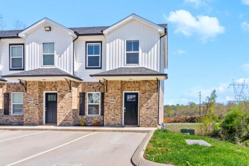 Clarksville House | Unit #606