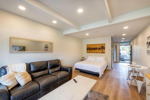 Kihei Apartment | Updated Kihei Studio, Steps to Beach with Pool, Hot Tub & Parking