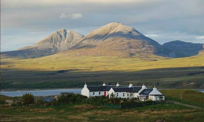 Nerabus Cottage | Upper Imeraval Cottage Sleeps 6 Pet-Friendly