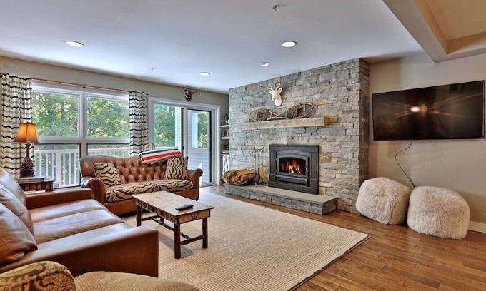 Ludlow House | Upscale condo with modern touches just a ski home for lunch