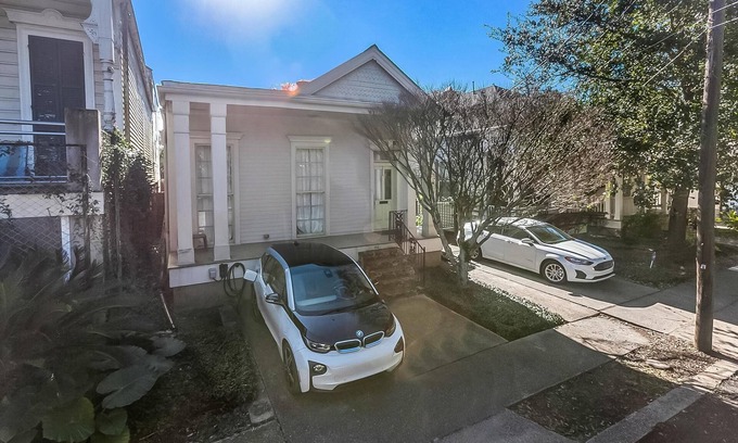 Audubon House | Uptown Gem -Steps to Audubon Park with Pool and Hot Tub