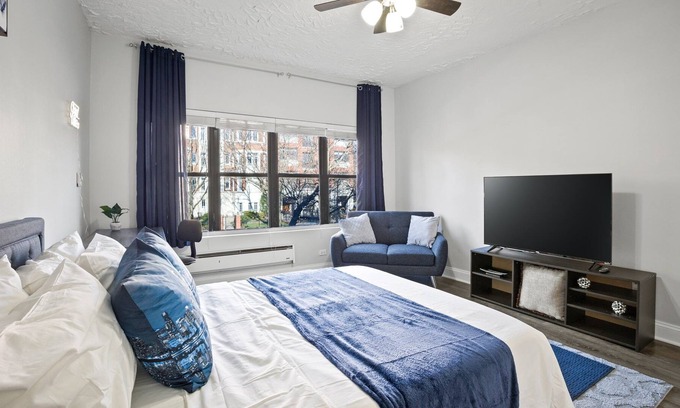 Sheridan Park Apartment | Uptown NEW and MODERN 1BR Wrigleyville area PRIME