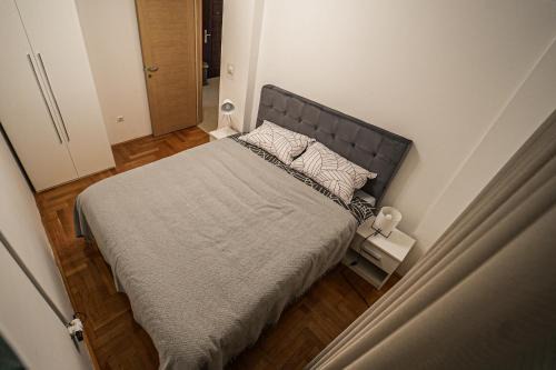 Sremska Mitrovica Apartment | URBAN GREY APARTMAN