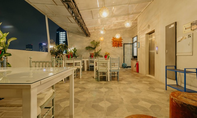Jakarta Hotel | Urbanest Inn House TB Simatupang