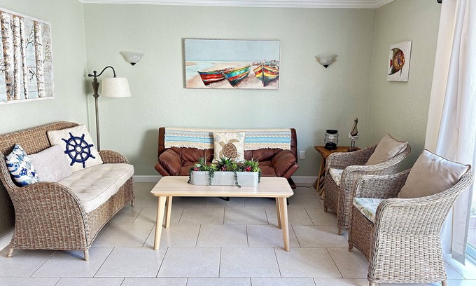 Bayview Condo | Vacation Cottage at Bermuda Bay Beach Club,Florida