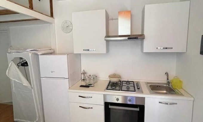 Ognina Apartment | Vacation home Andreina (the wisteria)