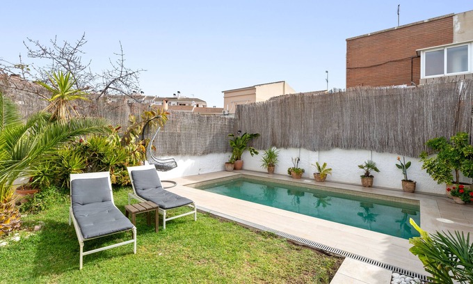 Comarruga House | Vacation Home "Beach House Francas" with Private Pool, 2 Private Terraces & Wi-Fi